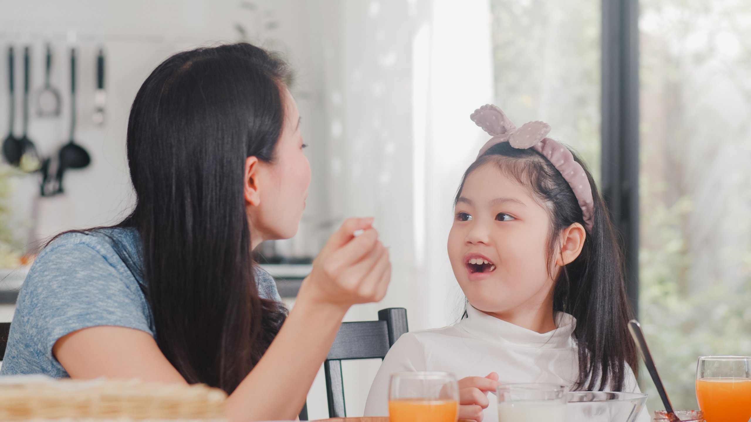 10 Manfaat Madu untuk Anak Sebagai Suplemen Alami 