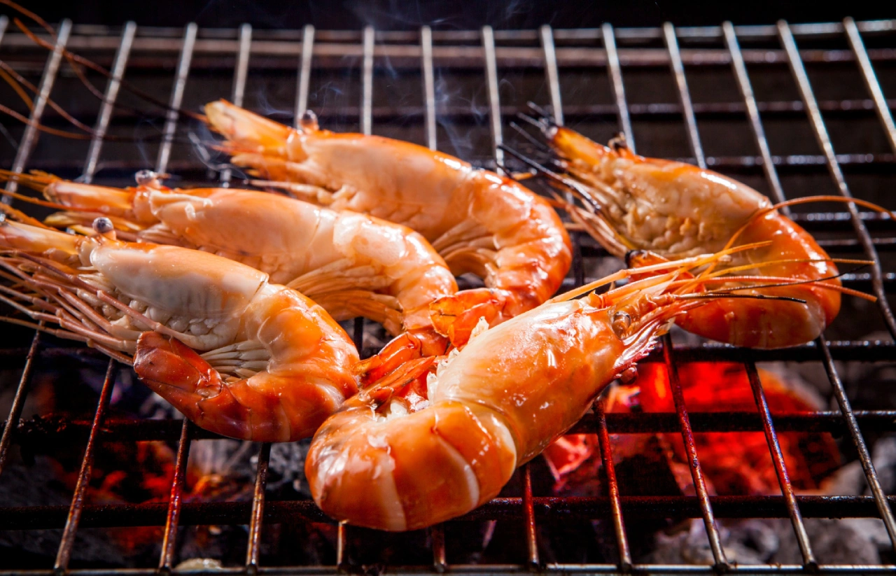 Resep Udang Bakar Madu Yang Praktis Nan Lezat. Cocok Untuk Acara keluarga!